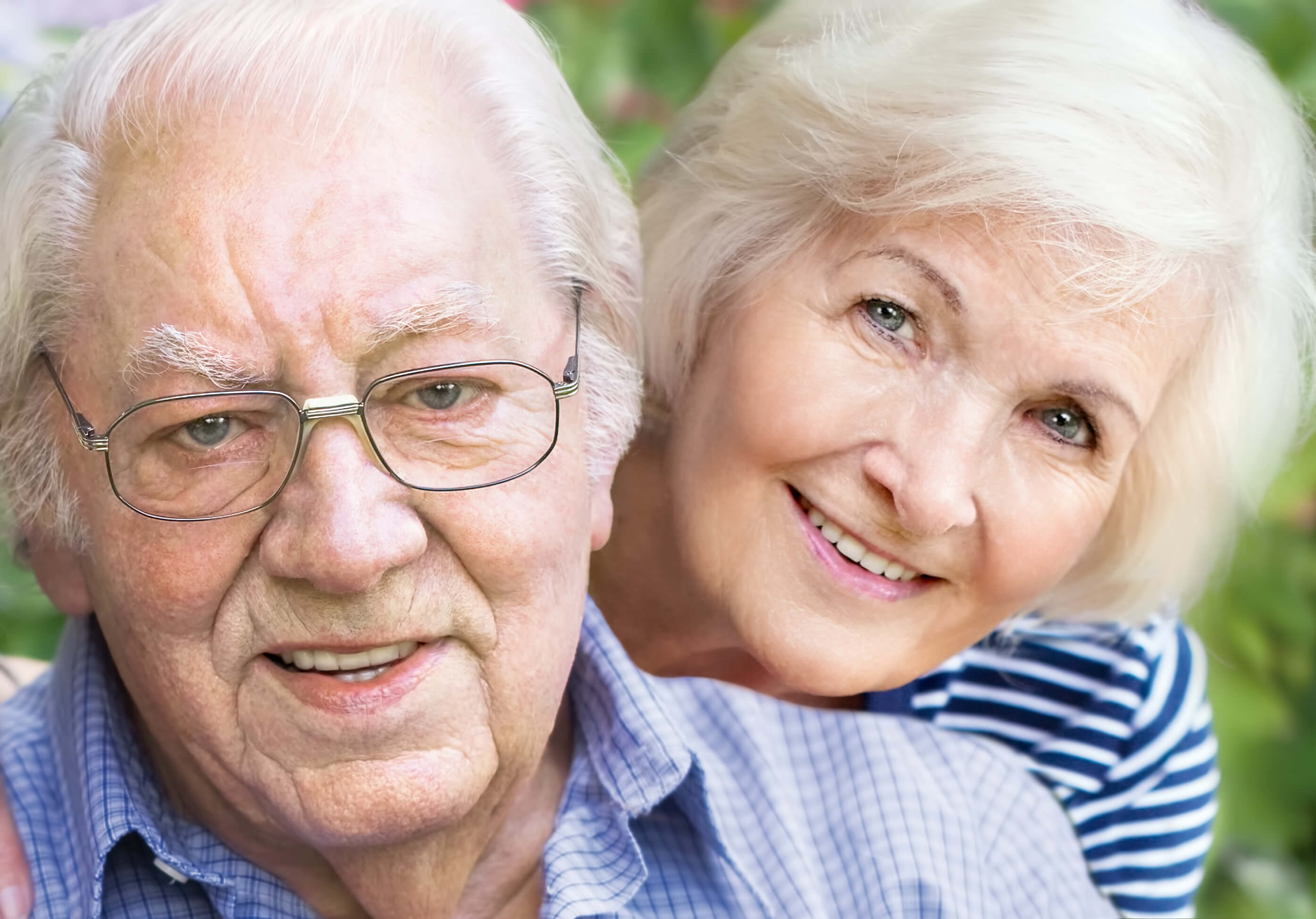 Ein älteres Paar hat erfolgreich Kurzzeitpflege beantragt.